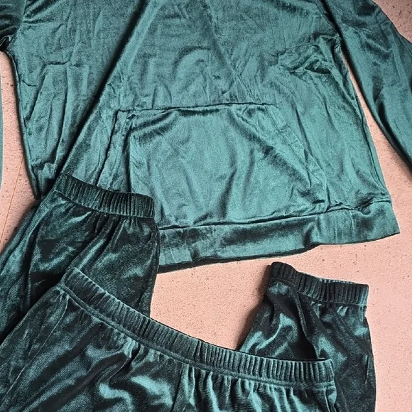 Green Velvet Hoodie and Joggers Set - Picture 5 of 5